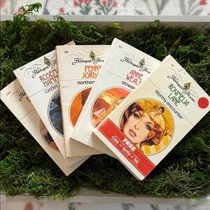 VINTAGE LOT OF 5 Harlequin Romance Novels 1970s 1980s night stand Grannycore